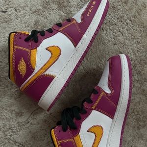 Air Jordan 1 mid